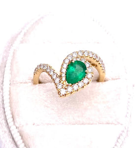 Pear Shaped Emerald Ring in Yellow Gold C093UR2358-EM-Y