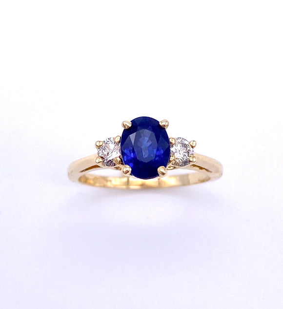 Oval Shaped Sapphire and Diamond Ring C096ROZ86